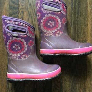Bogs insulated rain boots purple pansies size 12